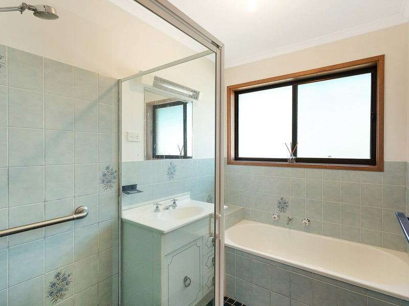 13 Mecklenberg Street, Bega NSW 2550
