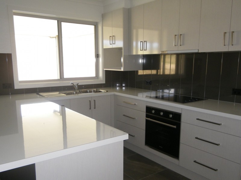 6 Box Close, Bega NSW 2550
