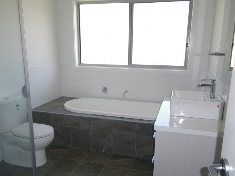 6 Box Close, Bega NSW 2550