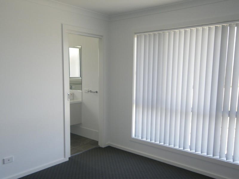6 Box Close, Bega NSW 2550