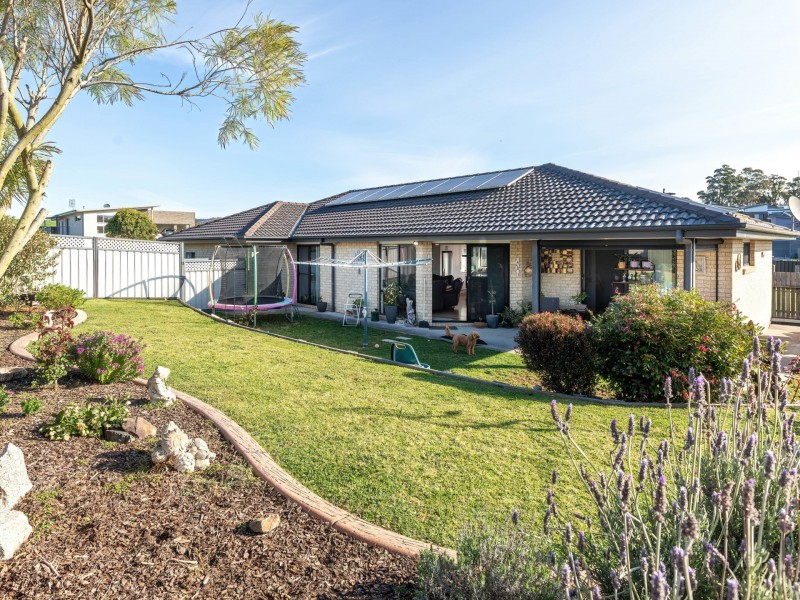 16 Koma Circuit, Bega NSW 2550