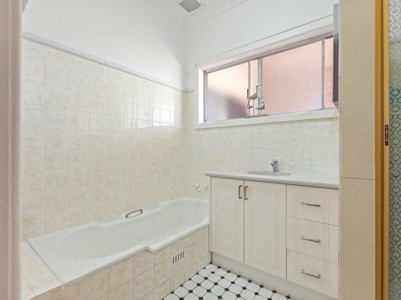 43 Fairview Street, Bega NSW 2550