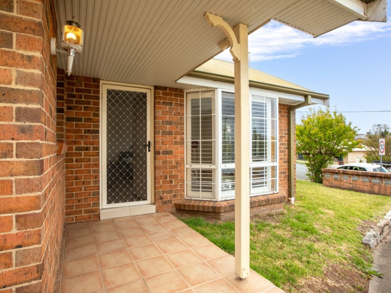 1/28 Carp Street, Bega NSW 2550