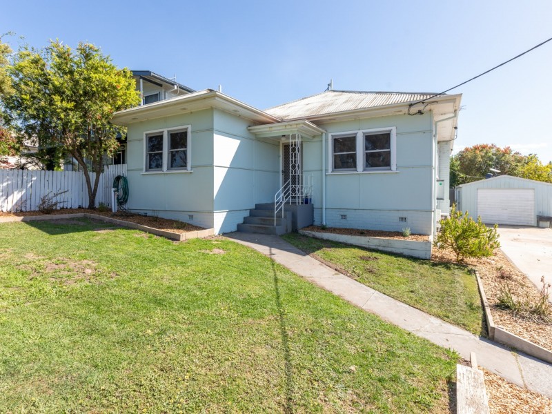 25 Kirkland Crescent, Bega NSW 2550