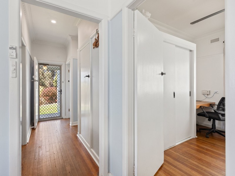 25 Kirkland Crescent, Bega NSW 2550
