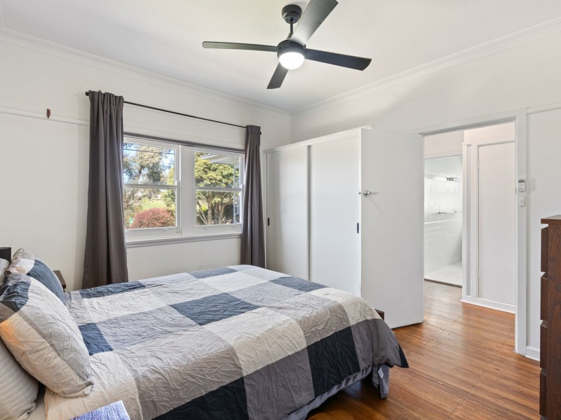 25 Kirkland Crescent, Bega NSW 2550