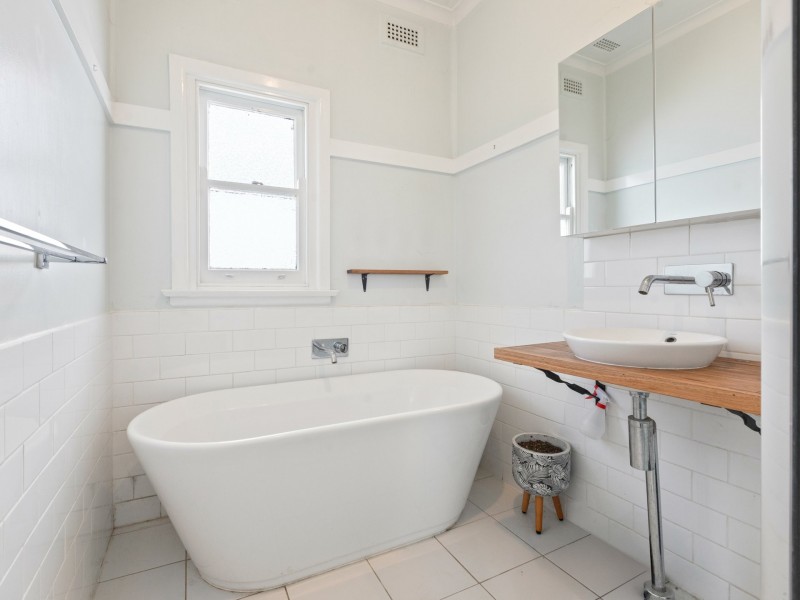 25 Kirkland Crescent, Bega NSW 2550