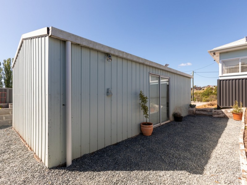 25 Kirkland Crescent, Bega NSW 2550