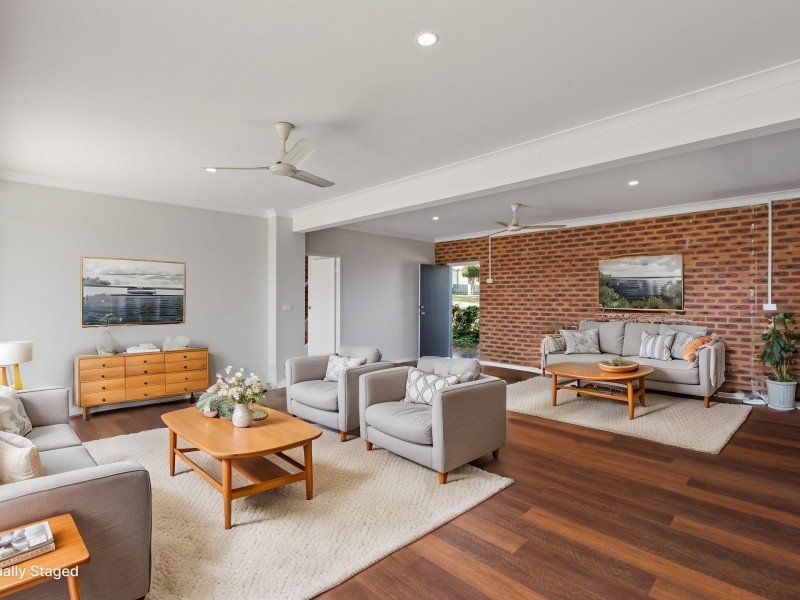 7 Deborah Crescent, Bega NSW 2550