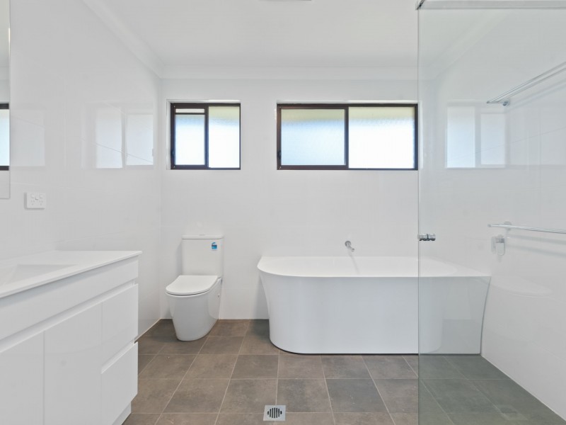 7 Deborah Crescent, Bega NSW 2550