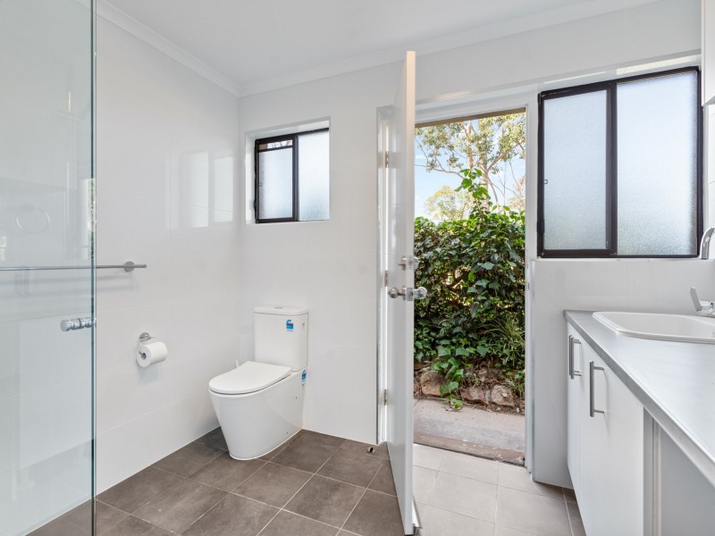 7 Deborah Crescent, Bega NSW 2550