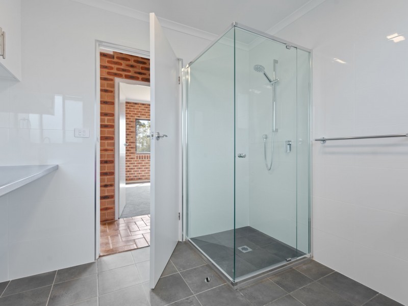 7 Deborah Crescent, Bega NSW 2550