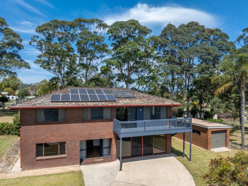 7 Deborah Crescent, Bega NSW 2550