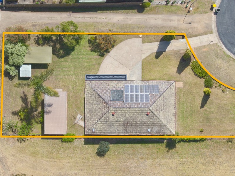 7 Deborah Crescent, Bega NSW 2550