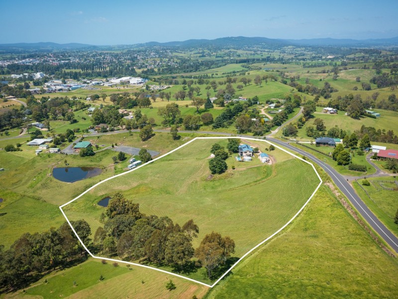 42 Mount Pleasant Road, Bega NSW 2550