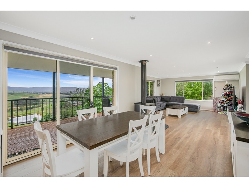 42 Mount Pleasant Road, Bega NSW 2550