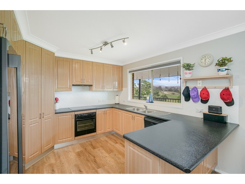 42 Mount Pleasant Road, Bega NSW 2550