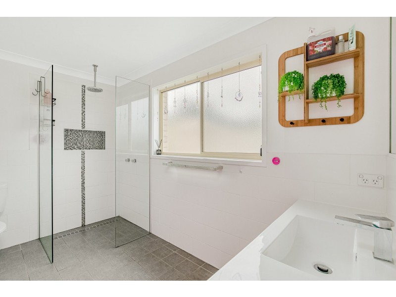 42 Mount Pleasant Road, Bega NSW 2550