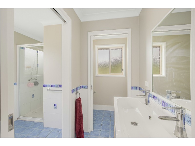 42 Mount Pleasant Road, Bega NSW 2550