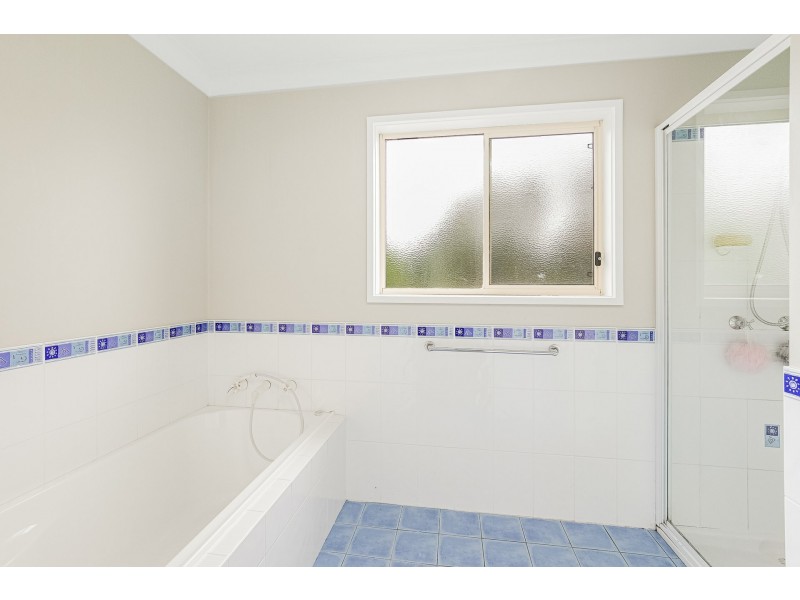 42 Mount Pleasant Road, Bega NSW 2550