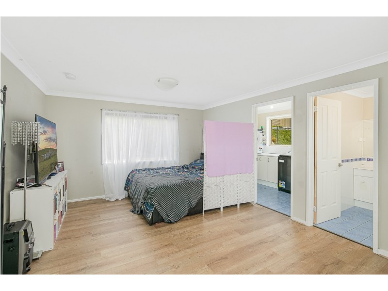 42 Mount Pleasant Road, Bega NSW 2550