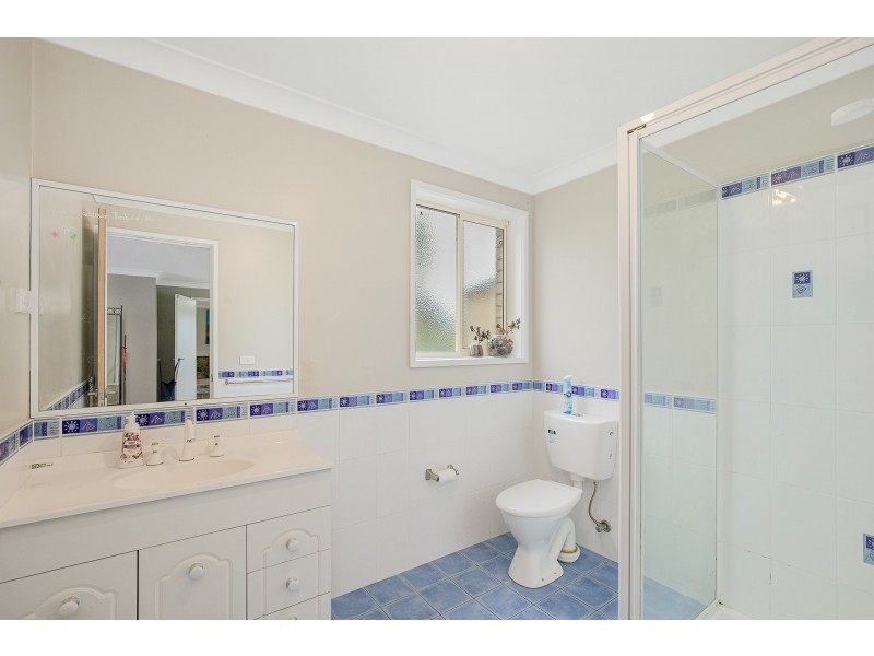 42 Mount Pleasant Road, Bega NSW 2550