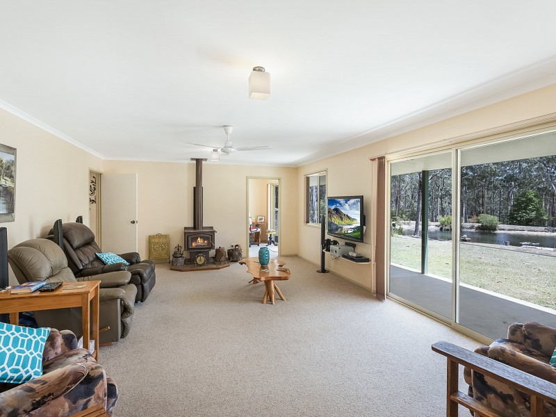 1804 Sapphire Coast Drive, Kalaru NSW 2550