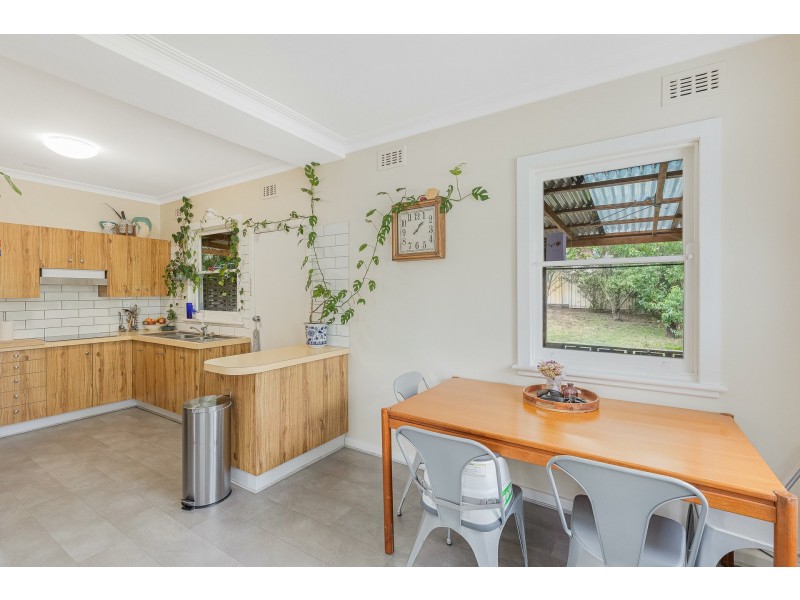 5 Dowling Street, Bega NSW 2550