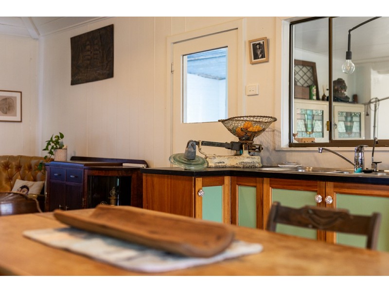 42 Princes Highway, Cobargo NSW 2550