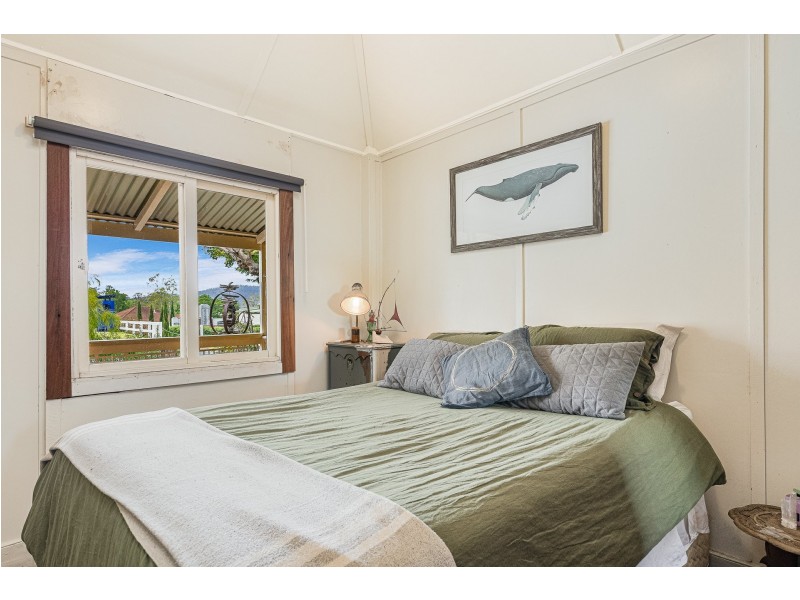 42 Princes Highway, Cobargo NSW 2550