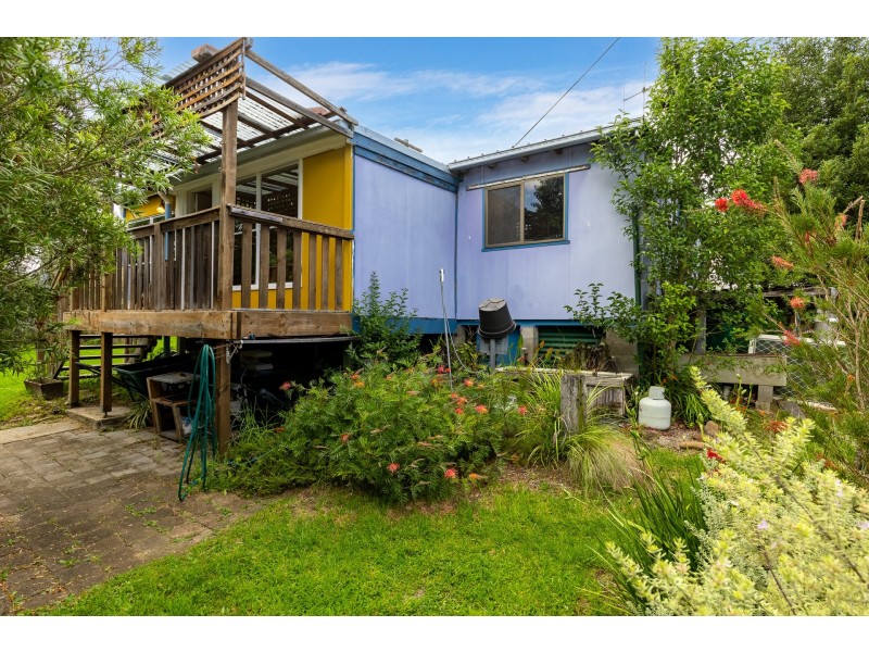 42 Princes Highway, Cobargo NSW 2550