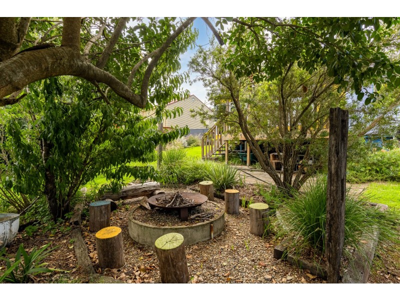 42 Princes Highway, Cobargo NSW 2550