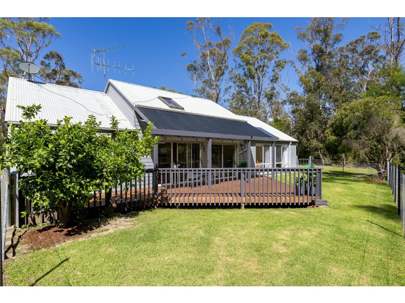 15 Strathmore Crescent, Kalaru NSW 2550