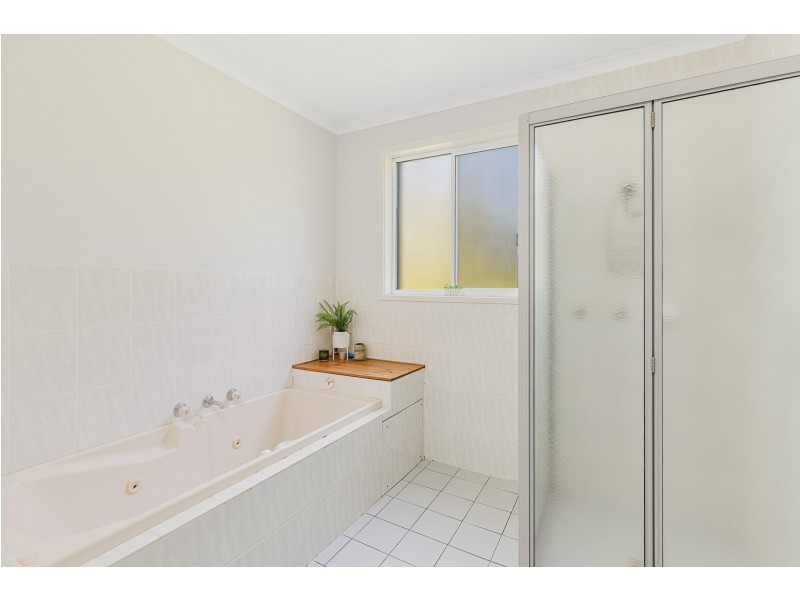 15 Strathmore Crescent, Kalaru NSW 2550