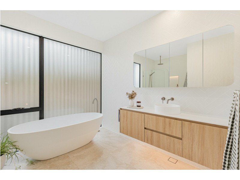 49 Wumbalwarra Drive, Bega NSW 2550