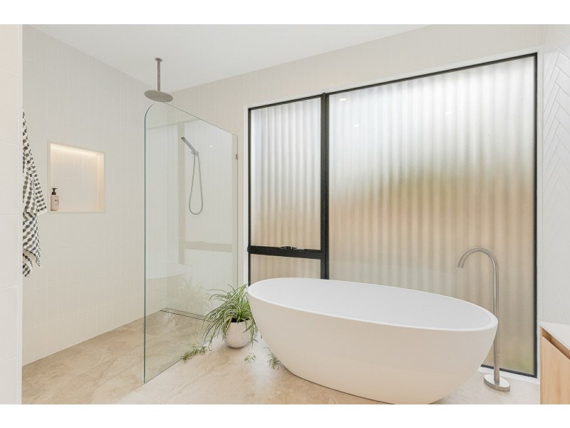 49 Wumbalwarra Drive, Bega NSW 2550