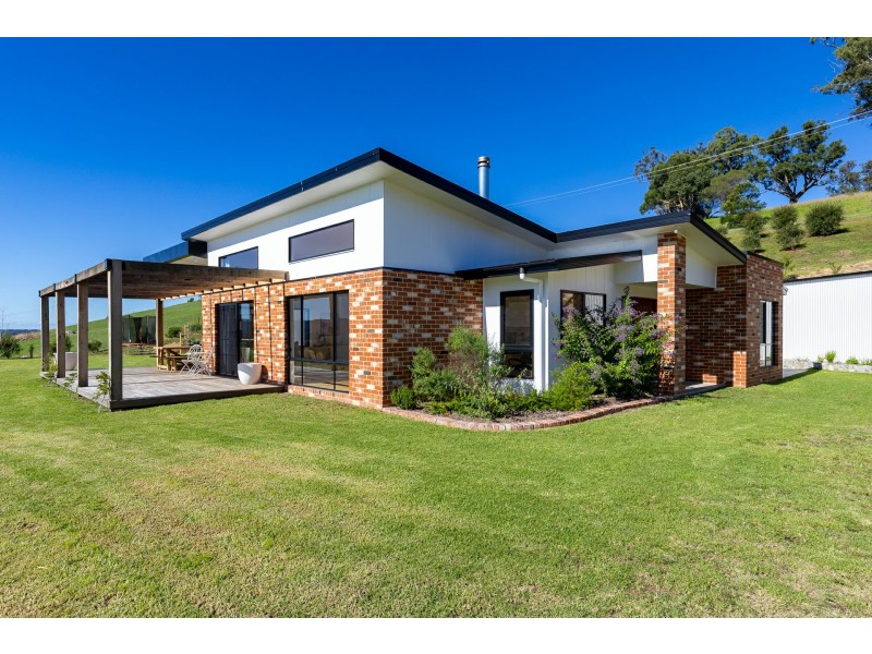 17 Wumbalwarra Drive, Bega NSW 2550