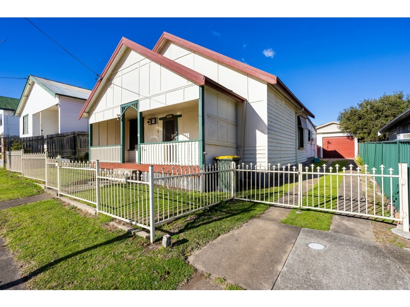 90 Upper Street, Bega NSW 2550