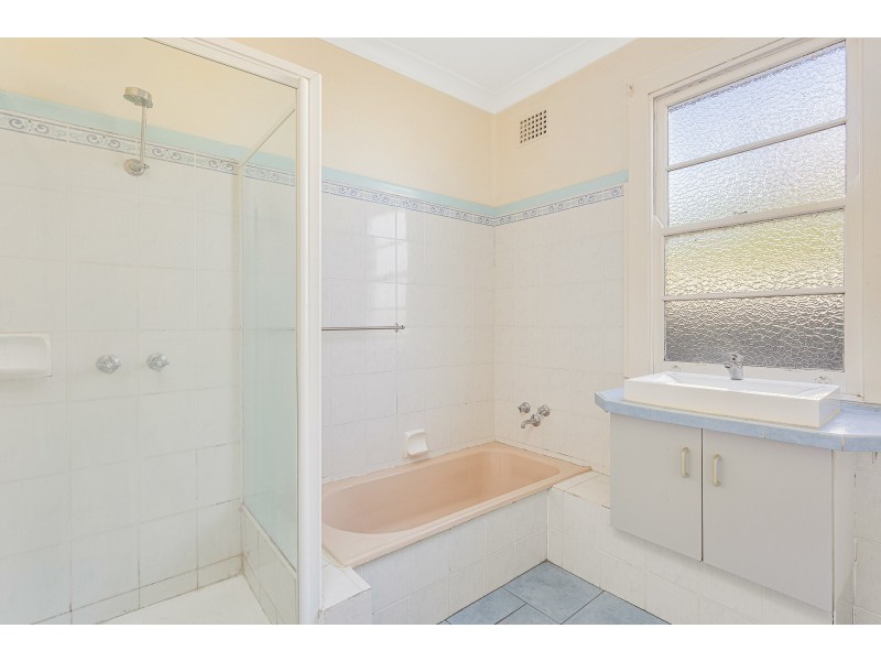 84 Upper Street, Bega NSW 2550