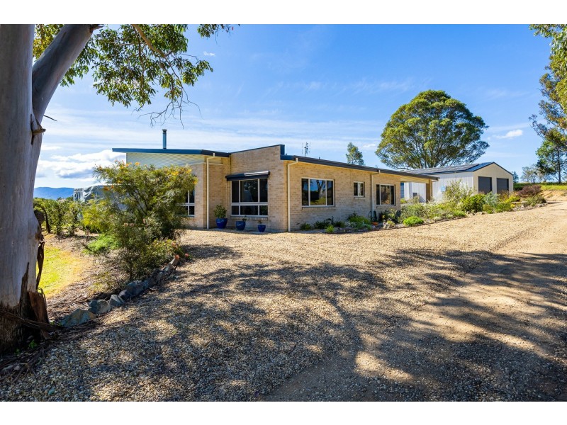 27 Curyo Lane, Bega NSW 2550