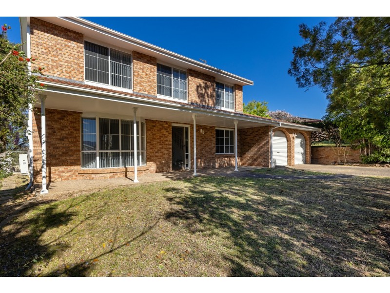 4 Goldberg Place, Bega NSW 2550