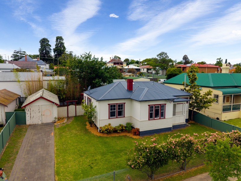 4 Canning Street, Bega NSW 2550