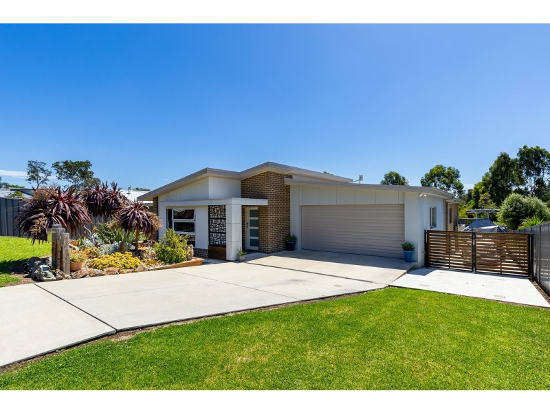 3 Wumbara Close, Bega NSW 2550