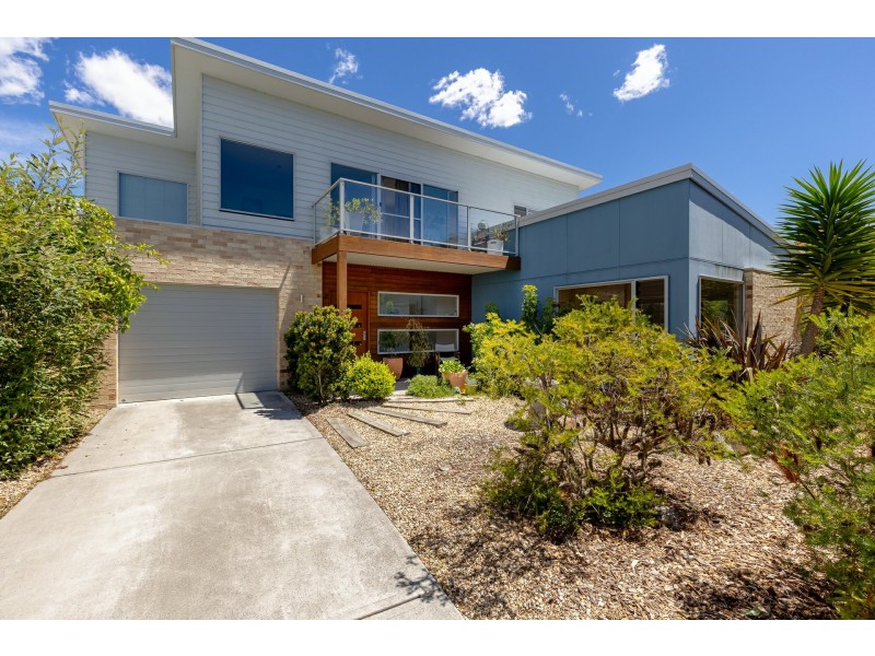 6 Nichole Court, Tura Beach NSW 2548