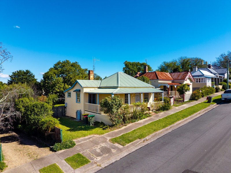 16 Bega Street, Bega NSW 2550