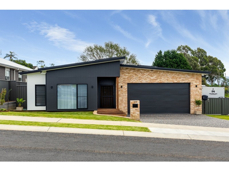 19 Warbler Circuit, Bega NSW 2550