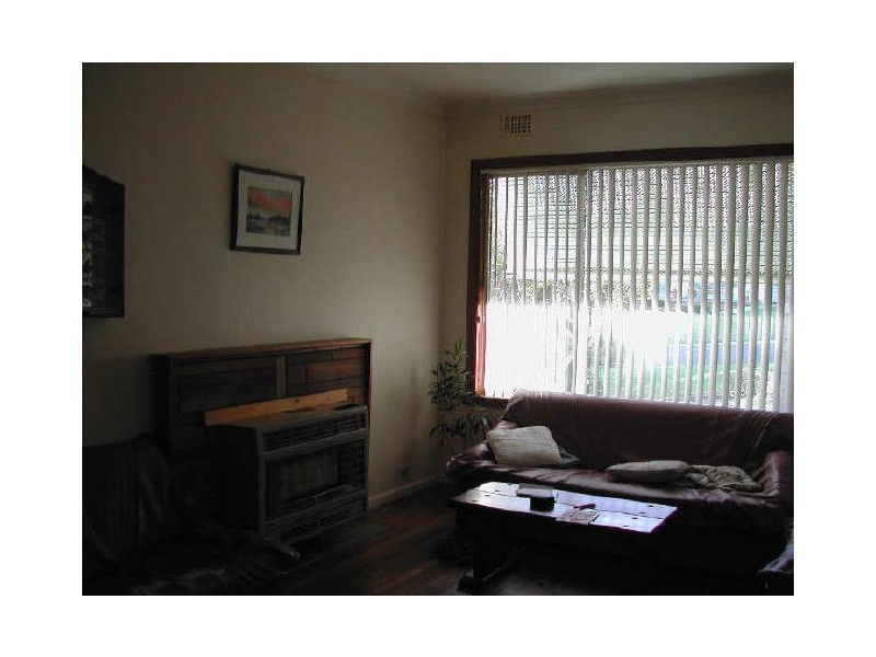 24 Gordon Street, Bega NSW 2550