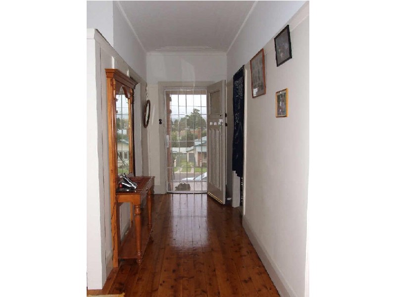 26 Hill Street, Bega NSW 2550