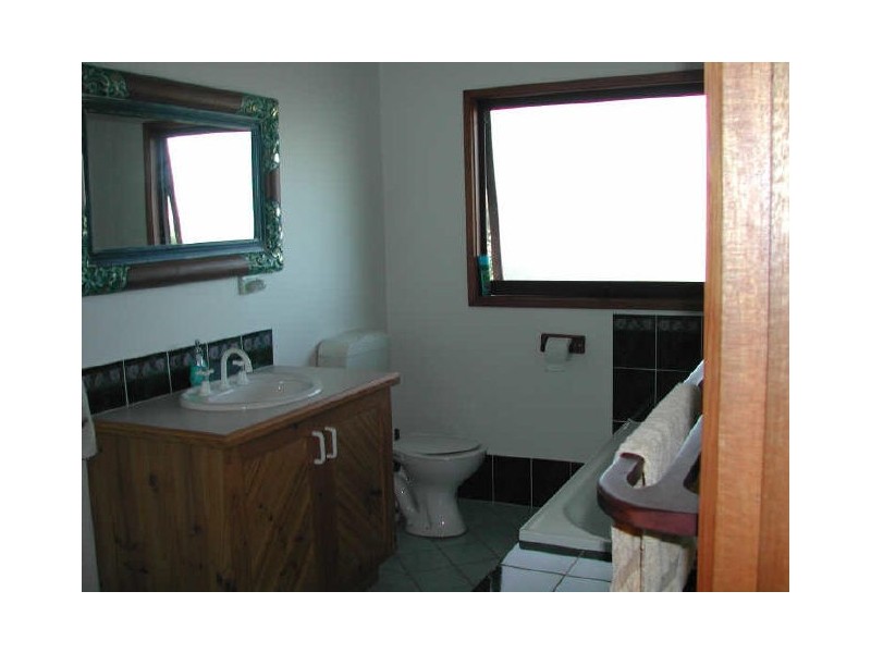 60 Redgum Close, Bega NSW 2550