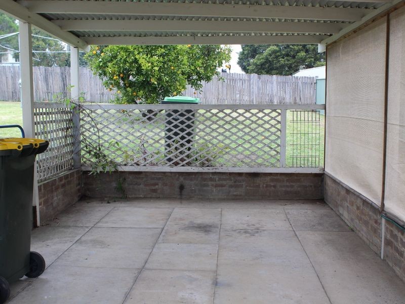 8 Gowing Avenue, Bega NSW 2550